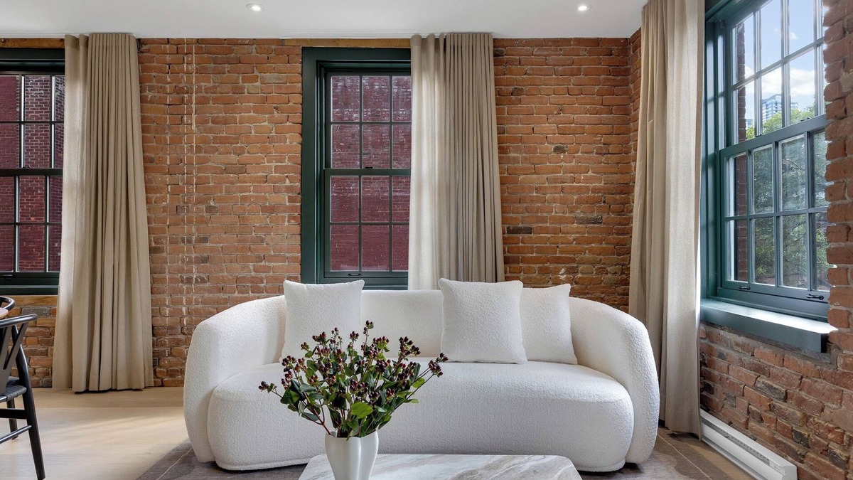 Cite Multimedia Apartment | The Mercer Boutique Hotel