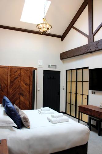 Tideswell Hotel | The Merchant's Yard