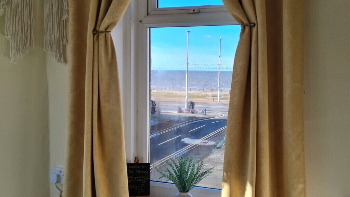 South Shore Bed & Breakfast | The Mercury