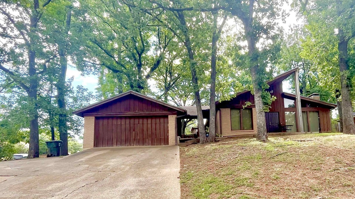 Tyler House | The Merrill House and Art Gallery