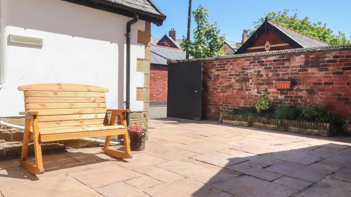 Lytham St. Anne's Cottage | The Mews Cottage
