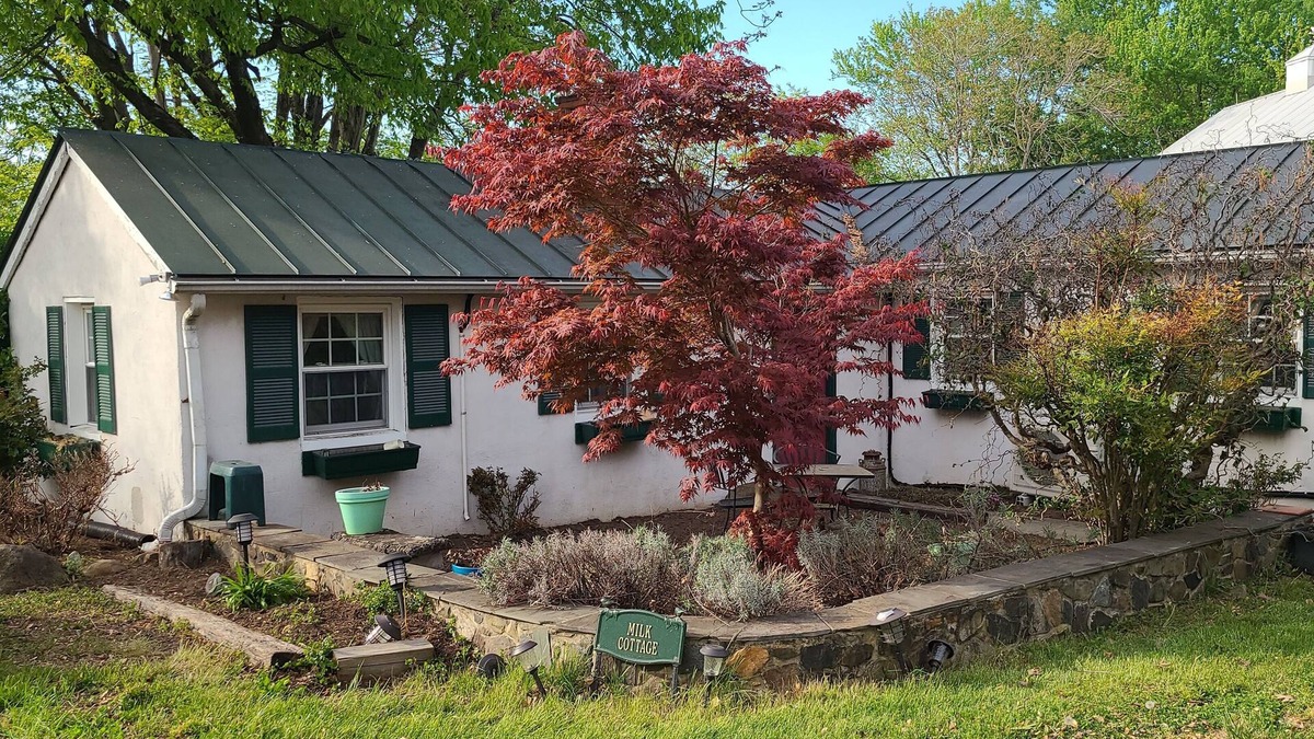 Lovettsville Cottage | The Milk Cottage - Cozy Getaway in the Country