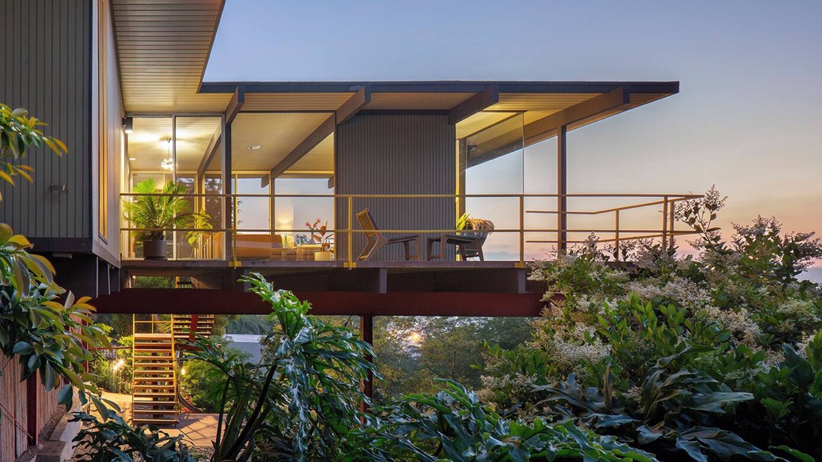 Sunset Junction House | The Milky Way Modern Urban Retreat