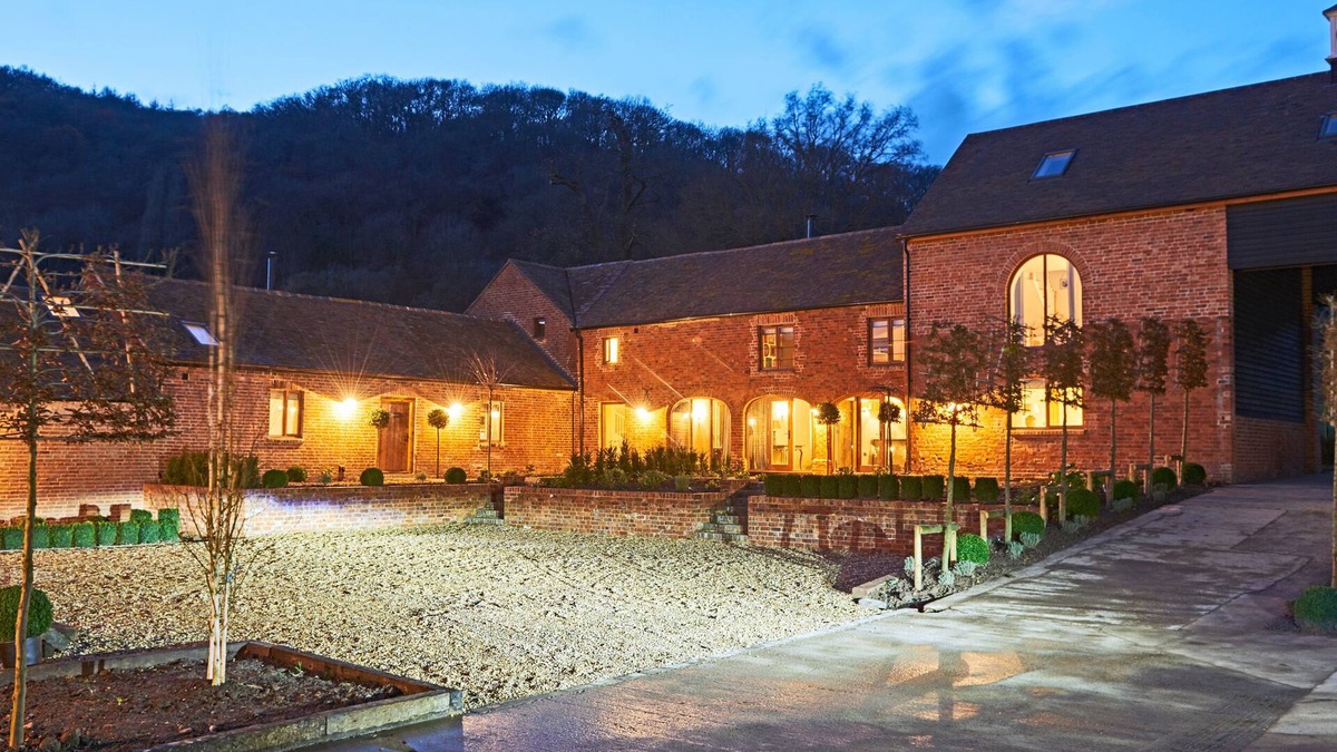 Moreton Cottage | THE MILLHOUSE, pet friendly, luxury holiday cottage in Welland