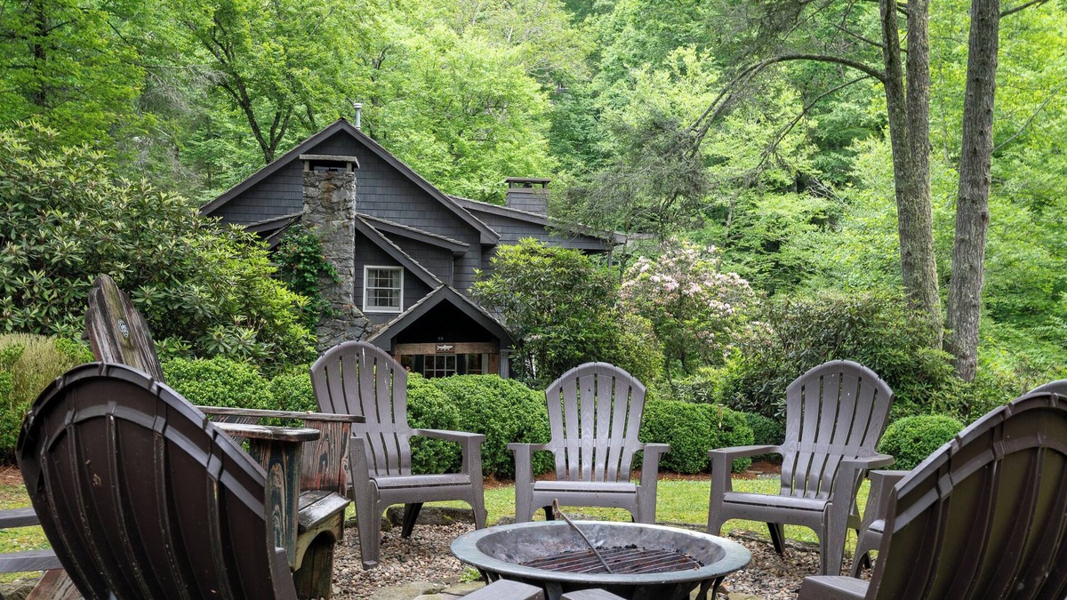 Mirror Lake Cabin | The Millhouse | The historic Mill House on Mirror Lake and Cullasaja River