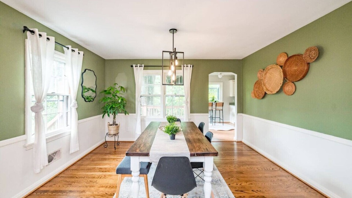 Lynchburg House | The Mimosa | Family Friendly, 2 King Bds, Big Yard