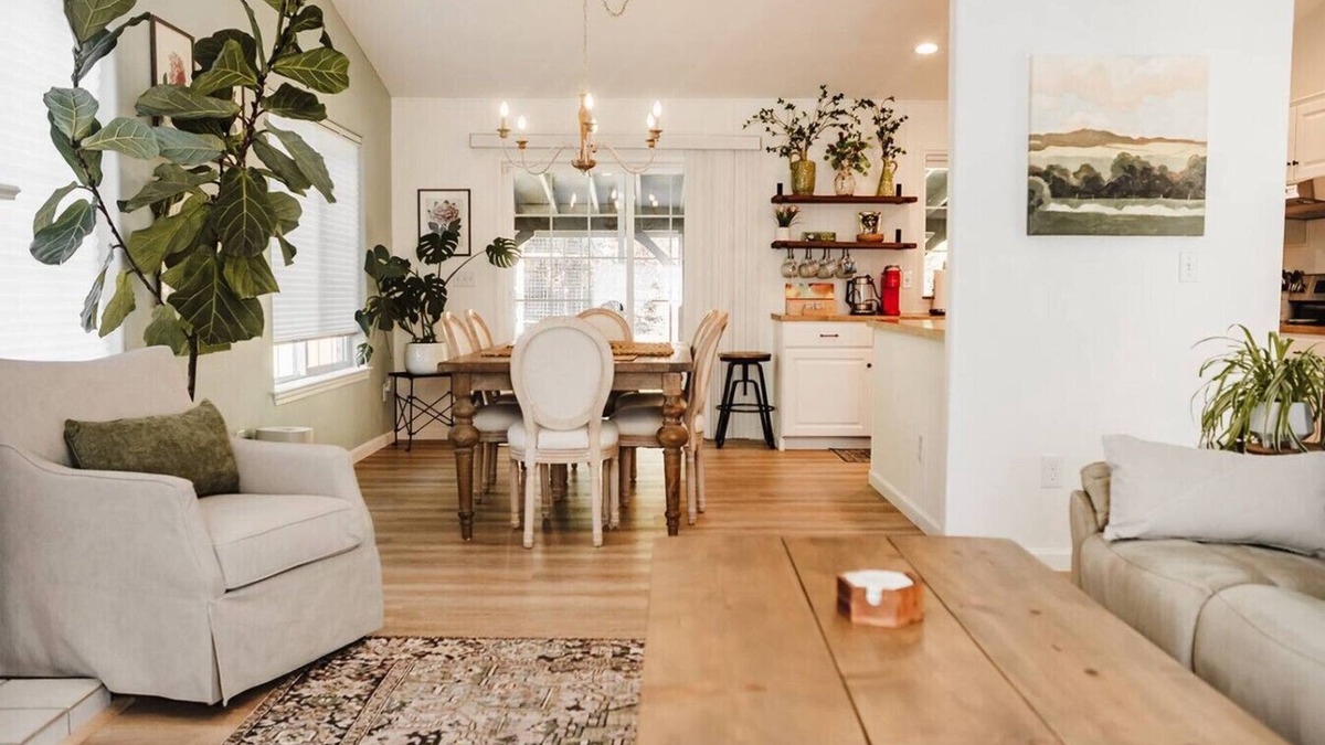 Altamont House | The Mintwood| 4 BDR Home Near Crater Lake/OIT