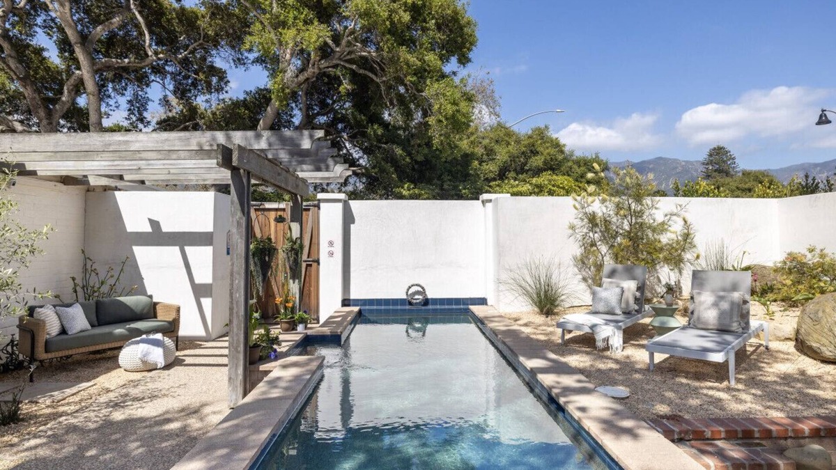 Montecito House | The Miramar Oasis: Plunge Pool 2 Blocks to Beach