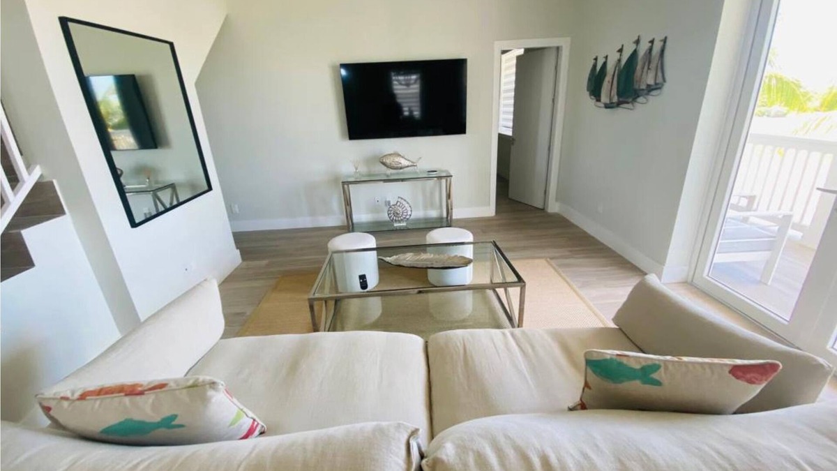 Palm Cay Villa | The Mockingbird Villa
