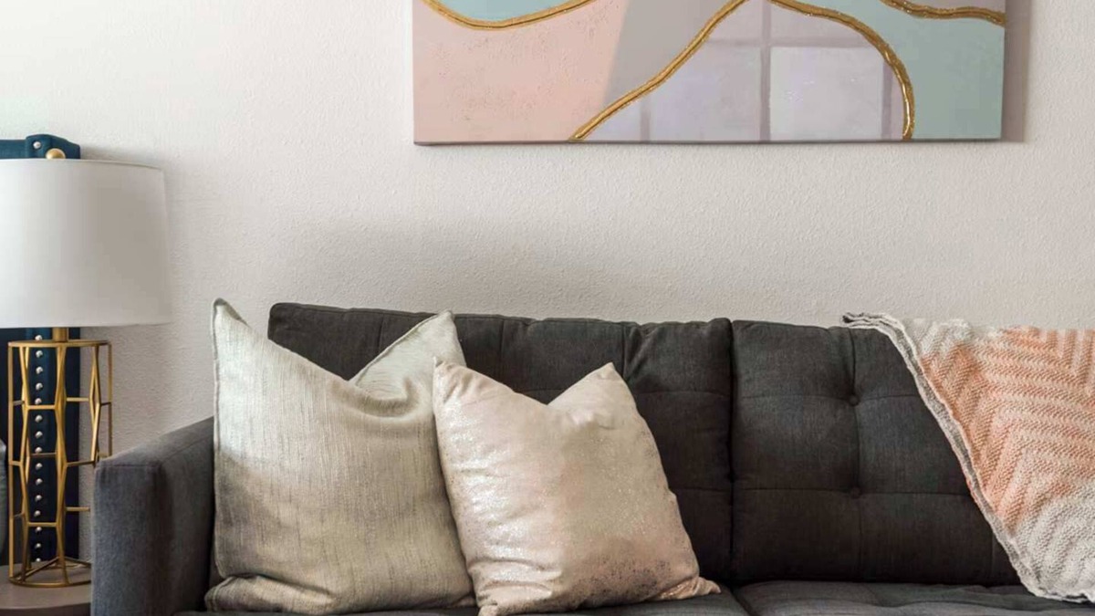 North University Apartment | The Modern | Sleeps 5 | Central near U of Texas!