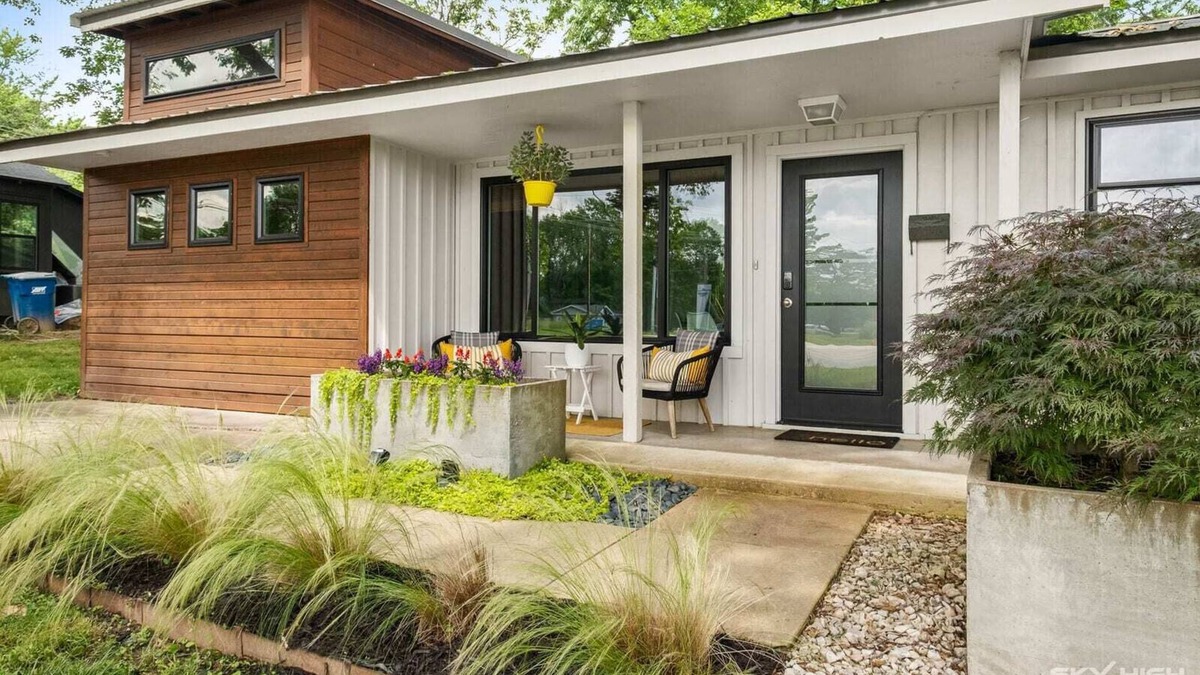 Downtown House | The Modern Urban Mustard Seed Downtown Bentonville