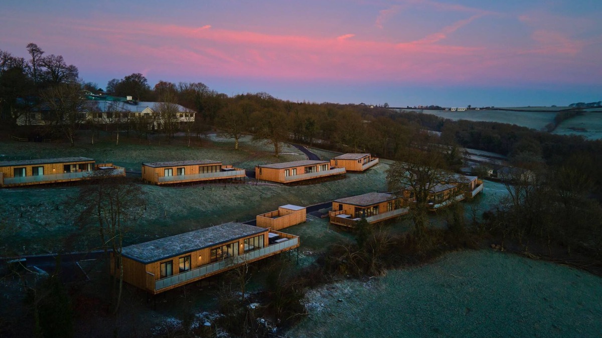 Chittlehamholt Cottage | The Mole Resort sleeps 6 guests in 3 bedrooms