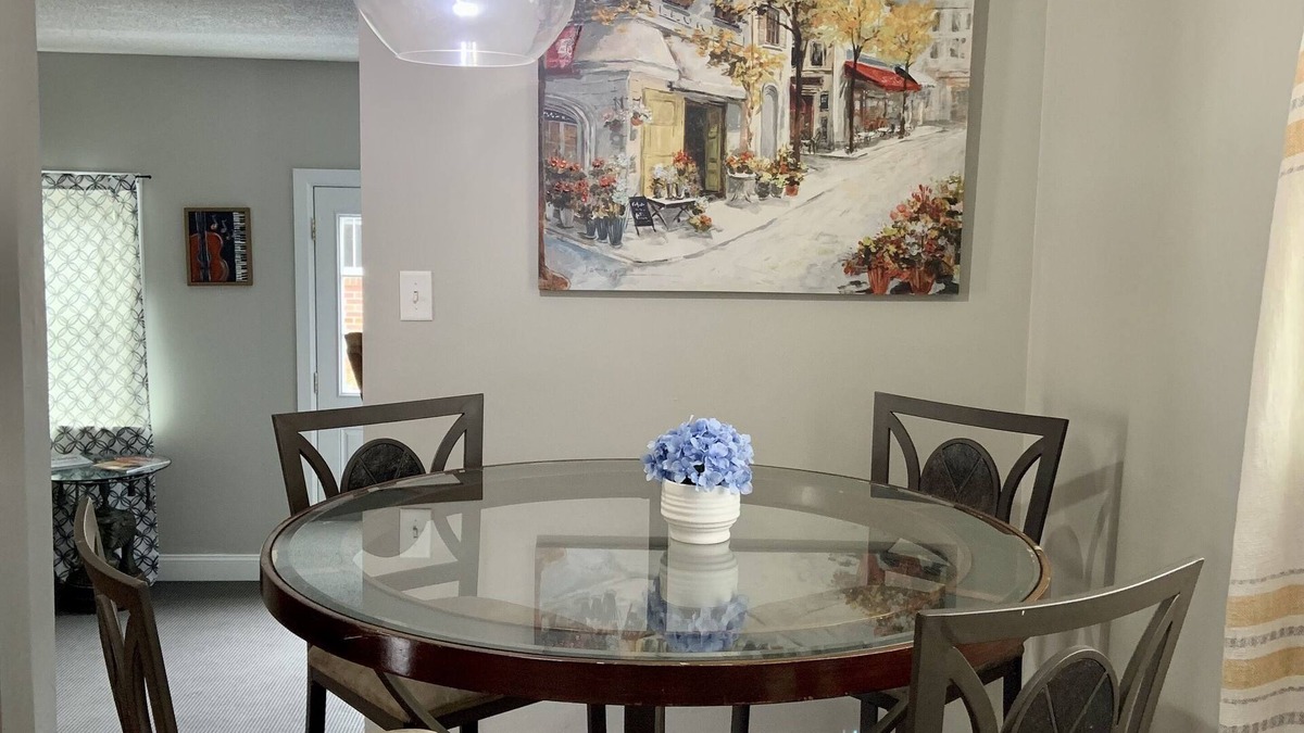 East Florence House | The Moon Rise