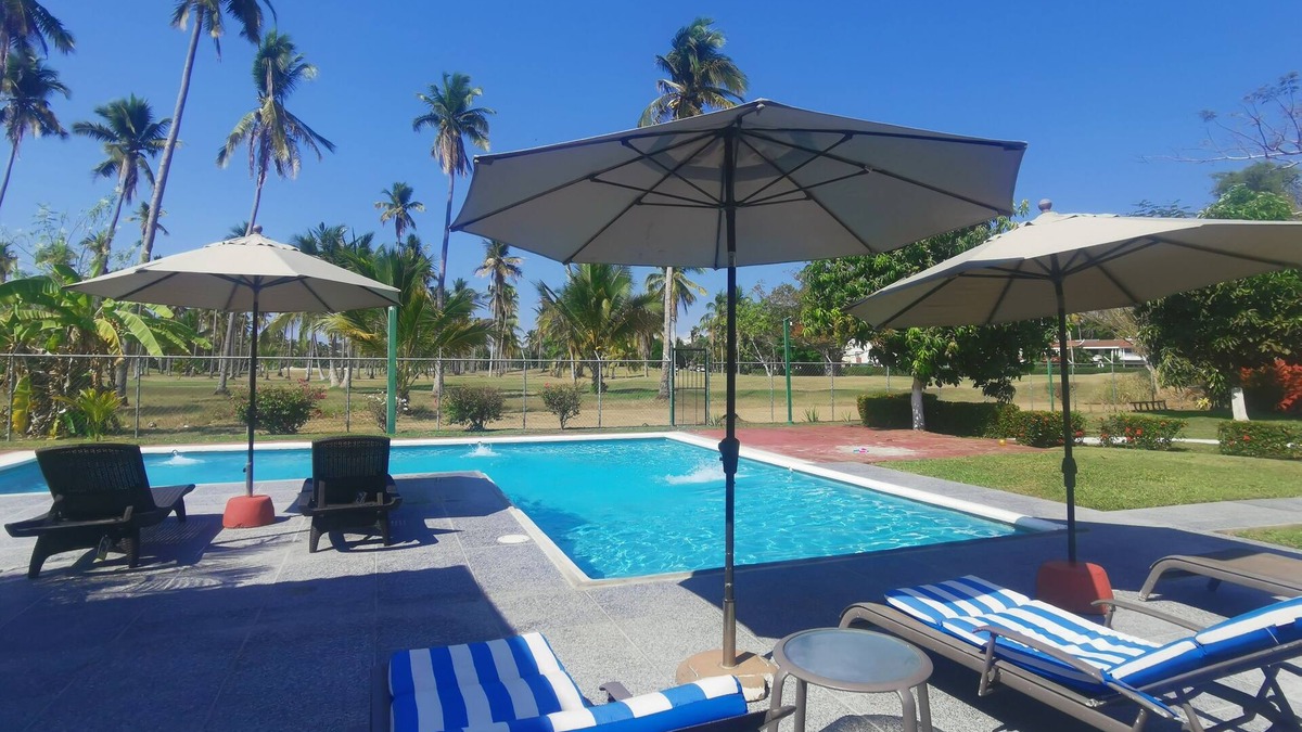 Ixtapa House | The most beautiful house in Ixtapa in front of the golf course