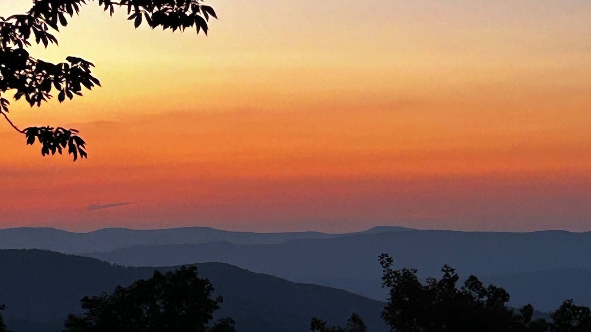 Beech Mountain Villa | THE MOUNTAINS ARE CALLING! Fabulous Unobstructed Views!