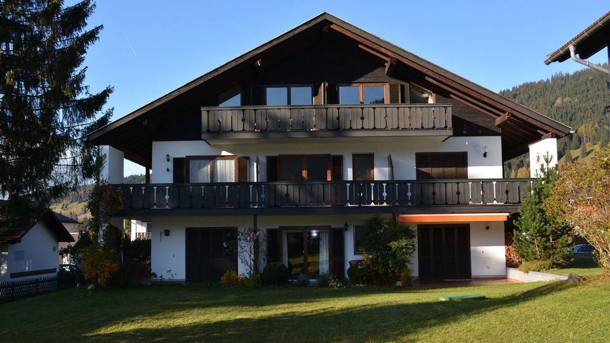 Oberammergau Apartment | The MOUNTAINS very NEAR: MODERN apartment - VERY QUIET, great MOUNTAIN VIEWS!