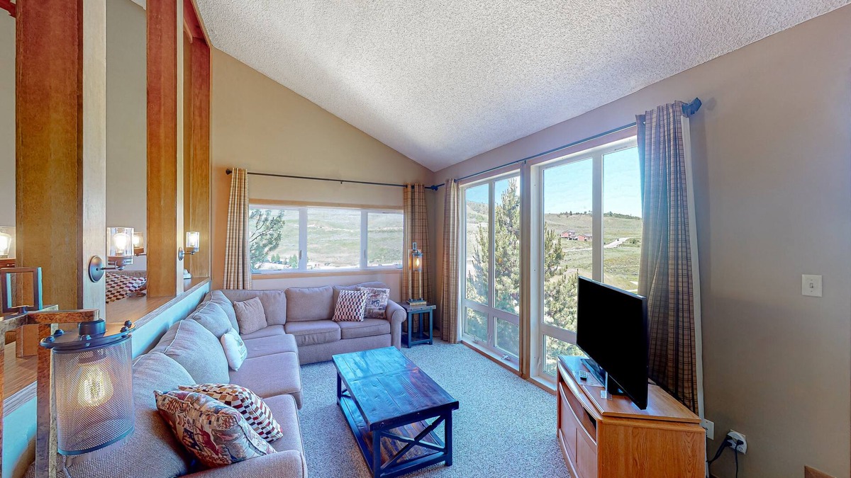 Silvercreek Condo | The Mountainside - Unit B47 with a private indoor hot tub, views, & pool