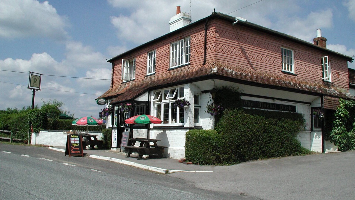 Barns Green Hotel | The Mucky Duck Inn