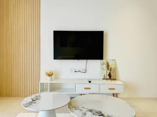 Kuching Apartment | The Muji Glen3R2B with Netflix, 6pax YPM112