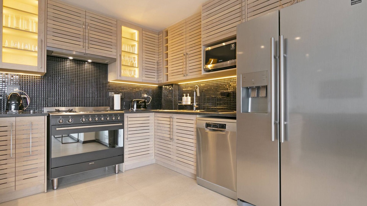 Three Anchor Bay Apartment | The Murex 4-Bedroom Serviced Apartment