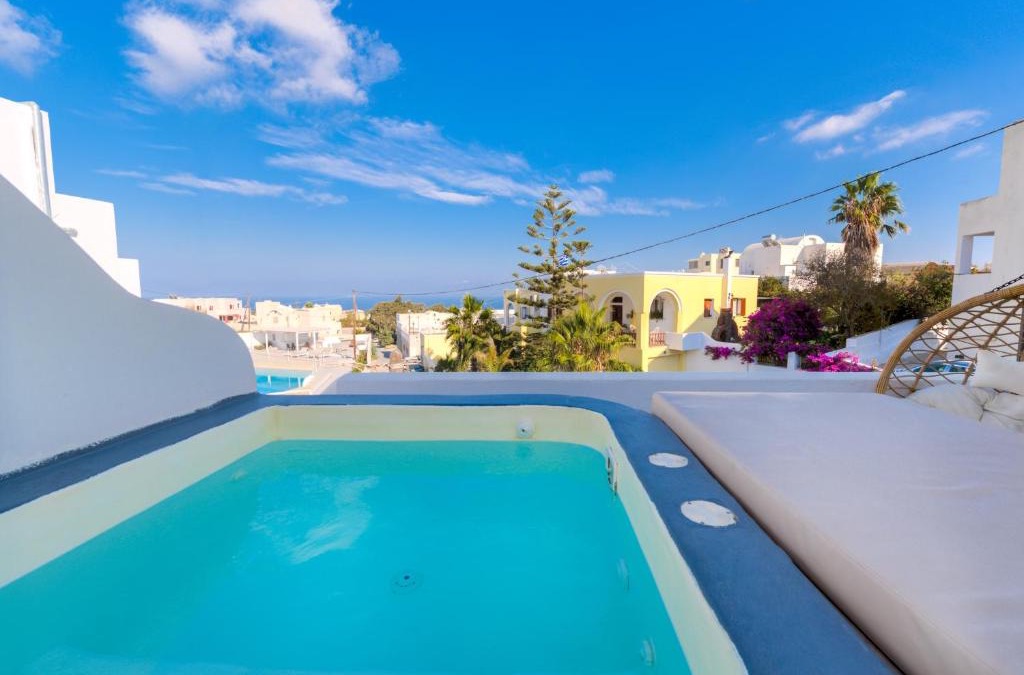 Vothon Apartment | The Muses of Santorini Private Jacuzzi Suites