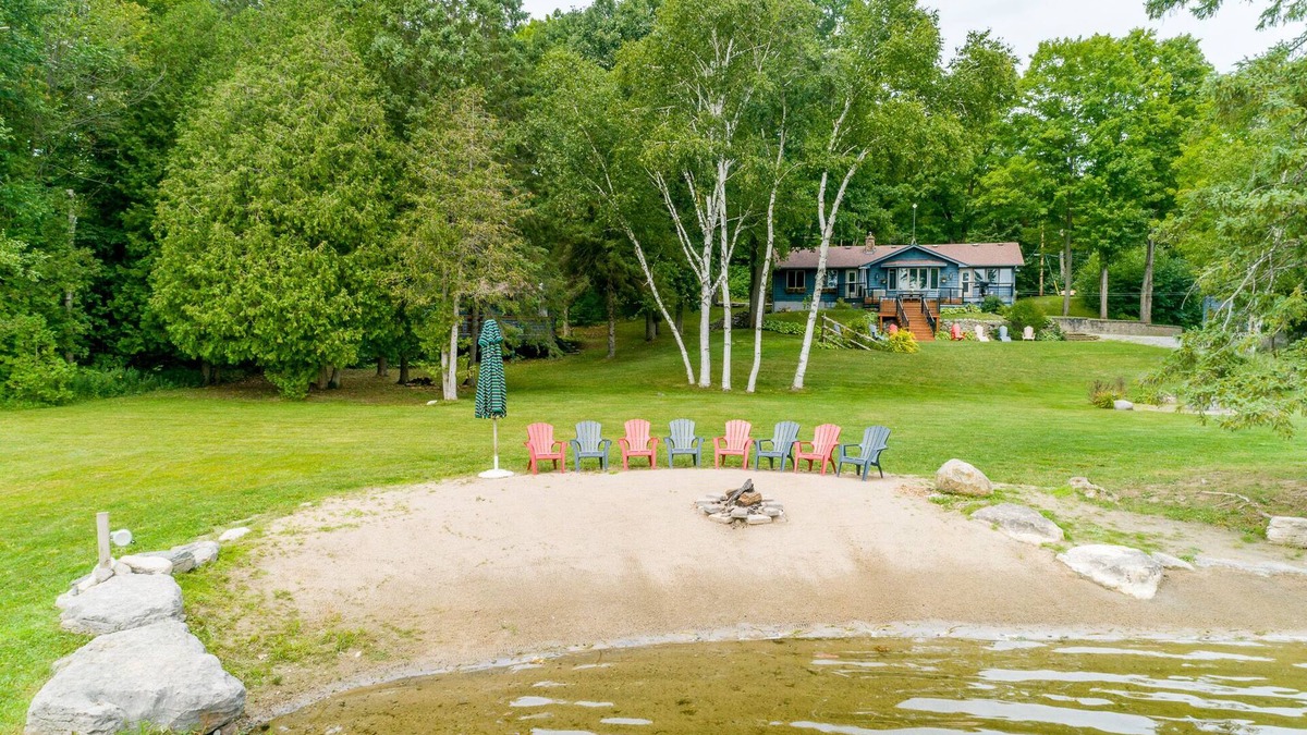 Trent Lakes Cottage | The Mystic on Bald