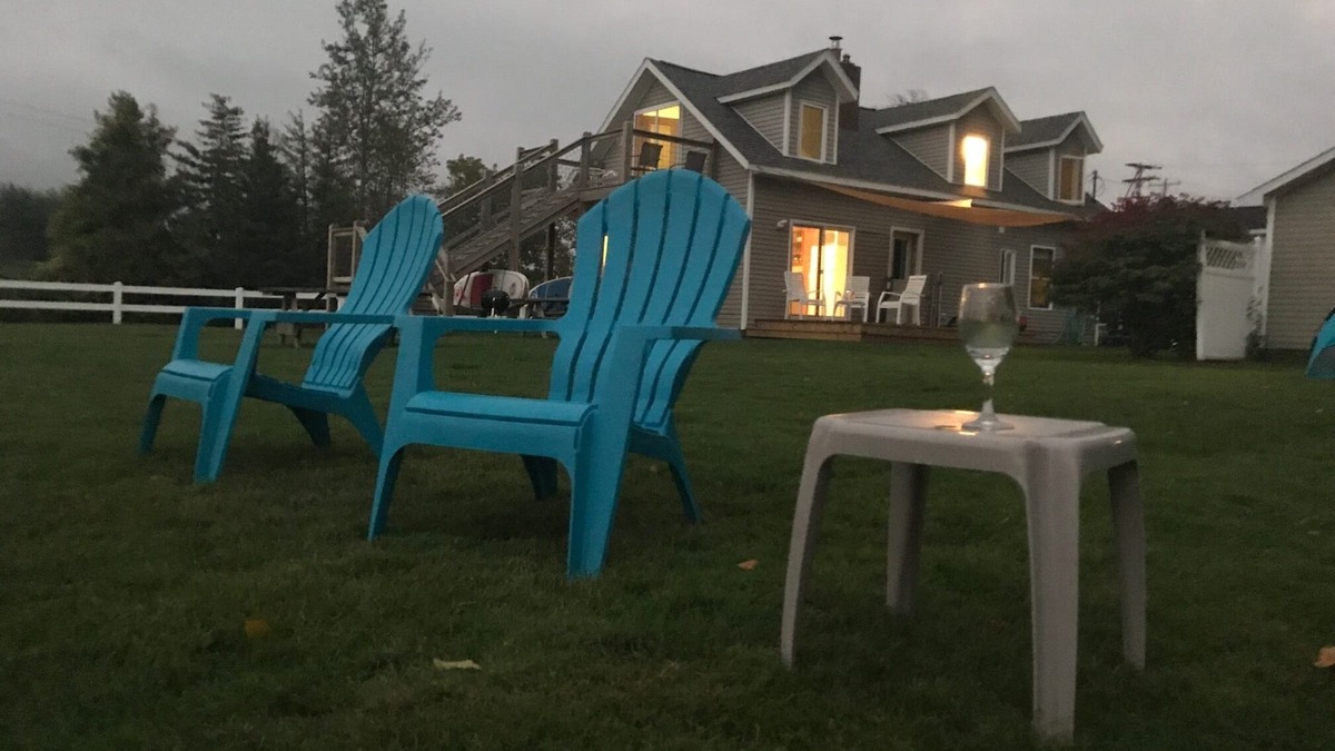 Lake Leelanau Resort | The Narrows Yacht Club Flat