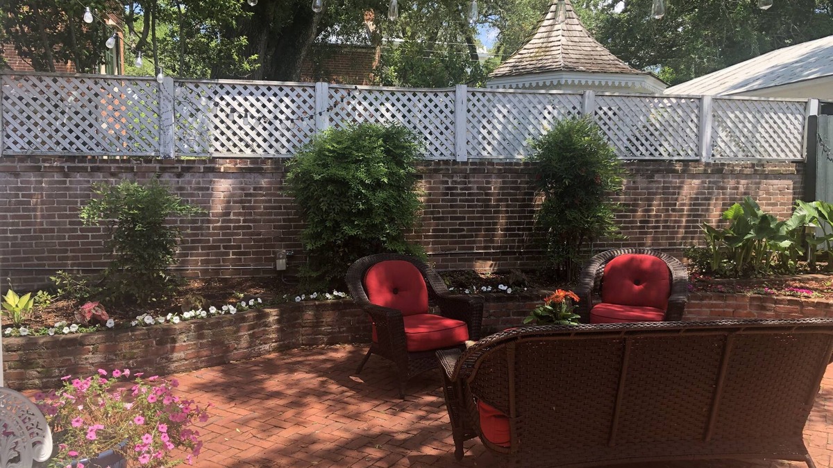 Natchez House | The Natchez Pearl