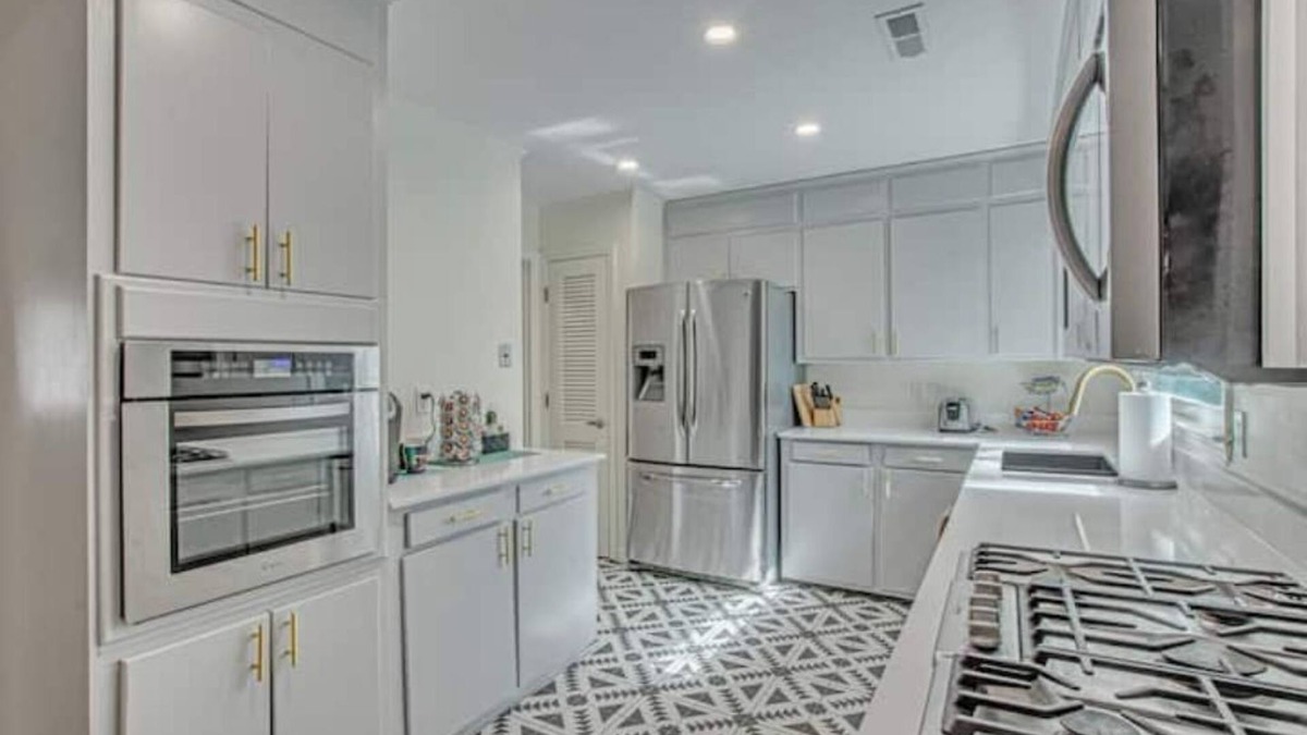 North Charleston House | The Nathalie- curated family home with EV charger!