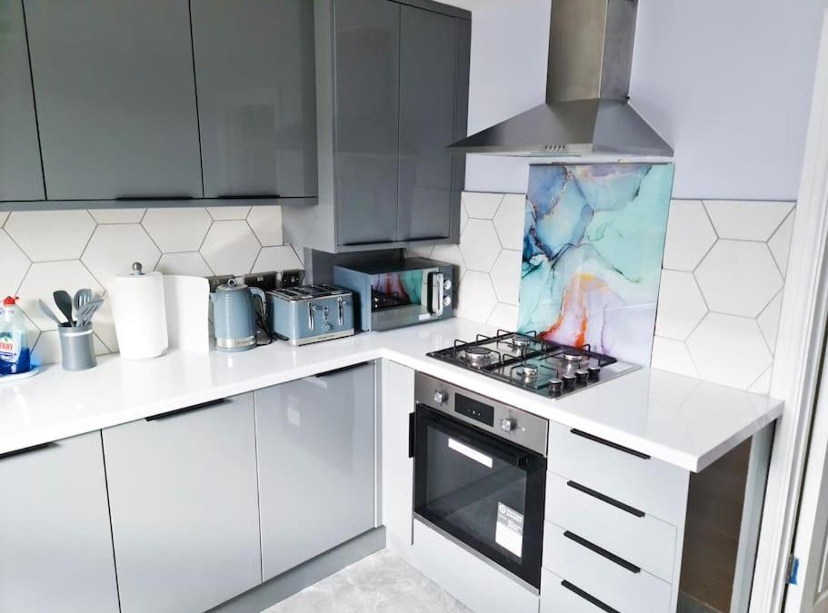 Lewisham Apartment | The Navarone Blue Orchid Flat