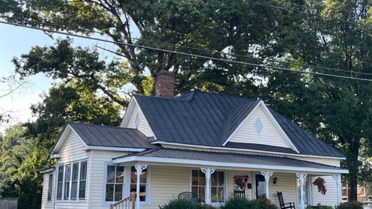 Jonesville House | The Nellie House. An historic cottage in the Heart of Elkin