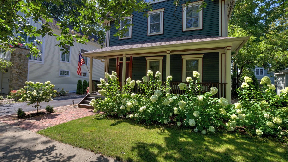 Saratoga Springs House | The Nelly House.A Big, Beautiful, Updated house.