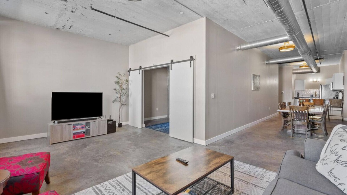 Downtown Apartment | The Nelson Lofts - Unit 5 (3 BR)