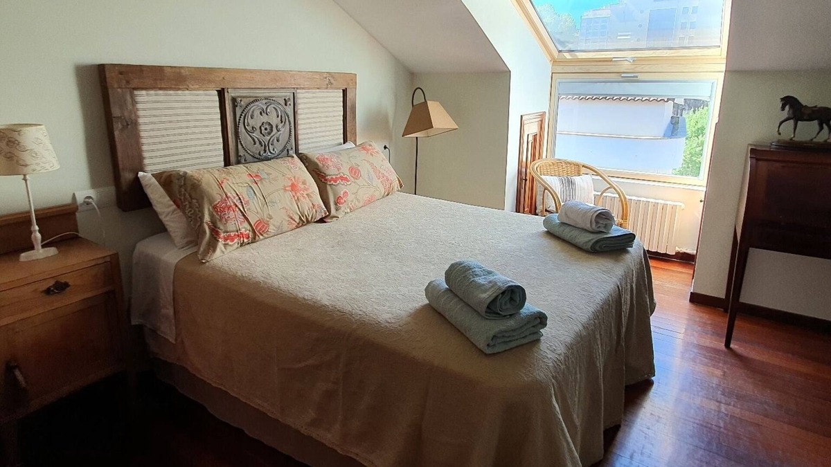 Pontevedra Condo | THE NESTCentral, renovated penthouse and garage.Enabled for CELÍACOS.