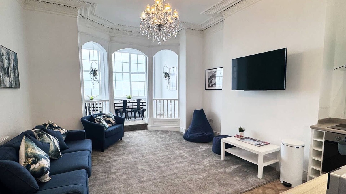 Fleetwood Apartment | The New Sandpiper - A Sea View Retreat