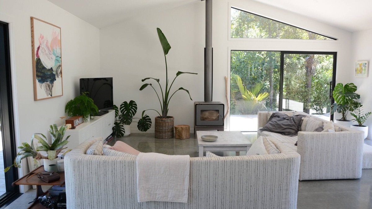 Muriwai House | The Nikau Ranch House at Muriwai Beach