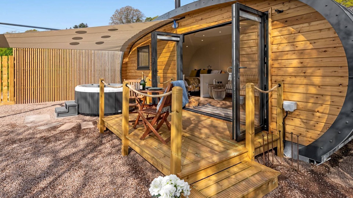 Tidenham Cabin | The Nook - Farm stay with hot tub - Chepstow