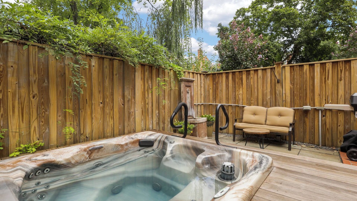 Old Town Alexandria House | The Nostalgic of Old Town