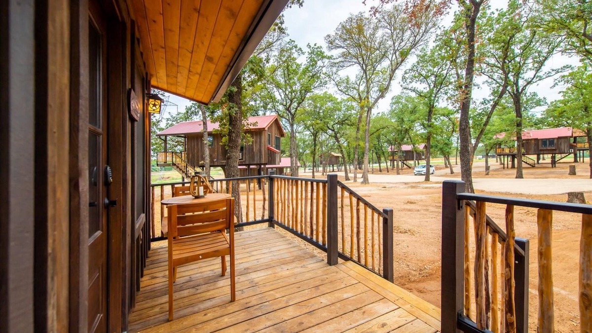 Elm Mott House | The Nuthatch Cabin 15 MIN to Magnolia Baylor