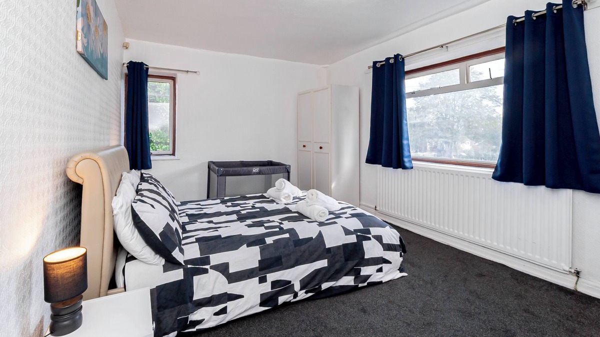 Selly Oak House | The Oak 3-bedroom house in Birmingham Selly Oak