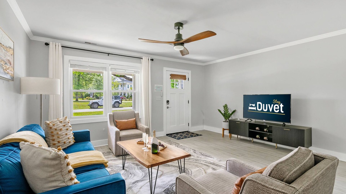 North Charleston Apartment | The Oakwood A: Modern Comfort in Park Circle