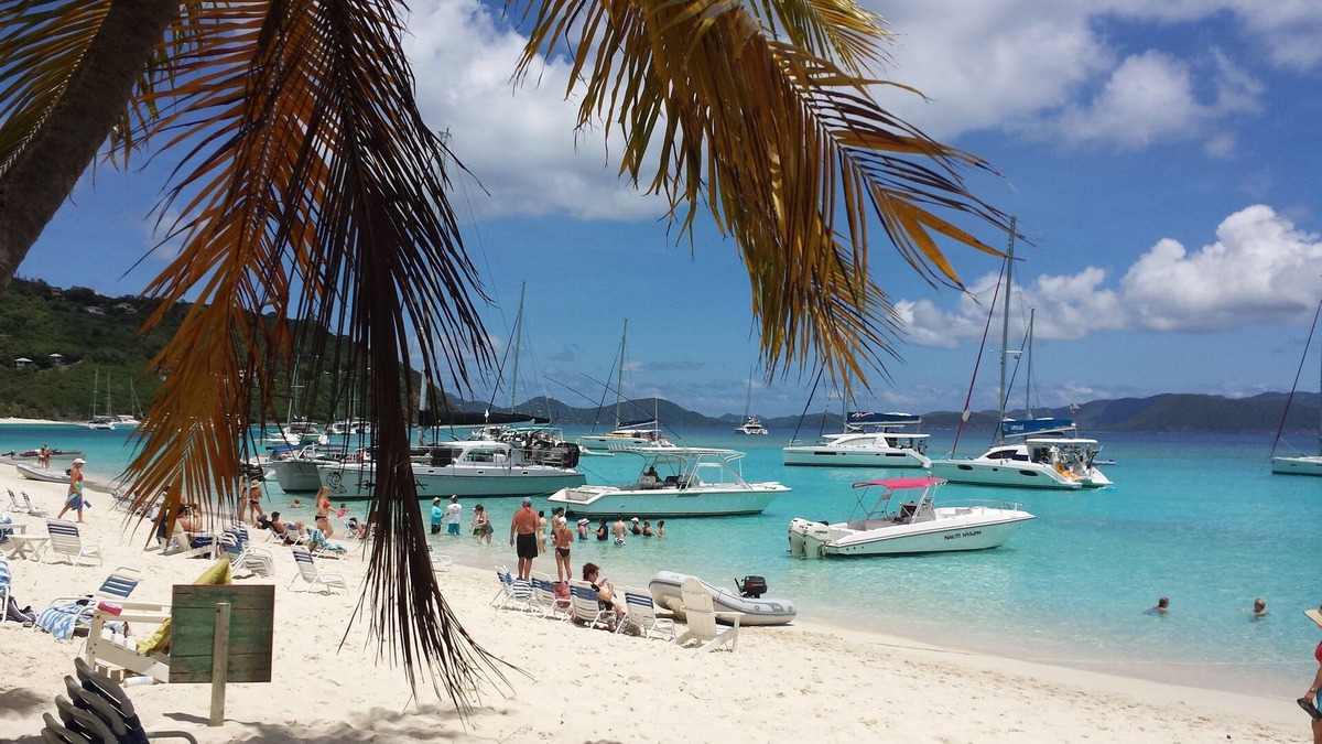Red Hook Resort | The Oasis. A Private Pool villa . Walk to Sapphire Beach. Generator