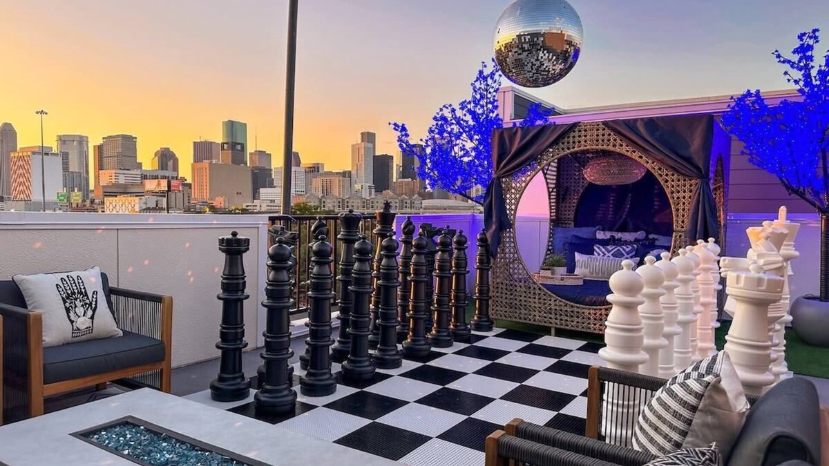 South Central Houston House | The Oasis Checkmate HTX Rooftop