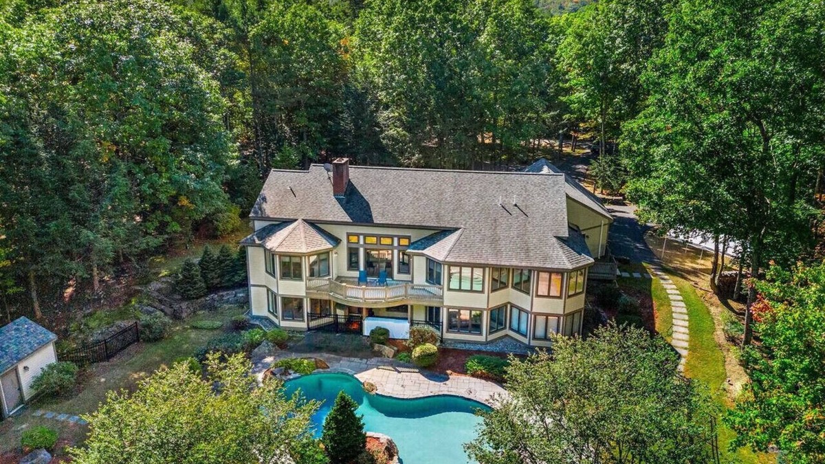 Gilford House | "The Oasis" Pool/Hot tub/Game-Room/Ski/Sleeps 18
