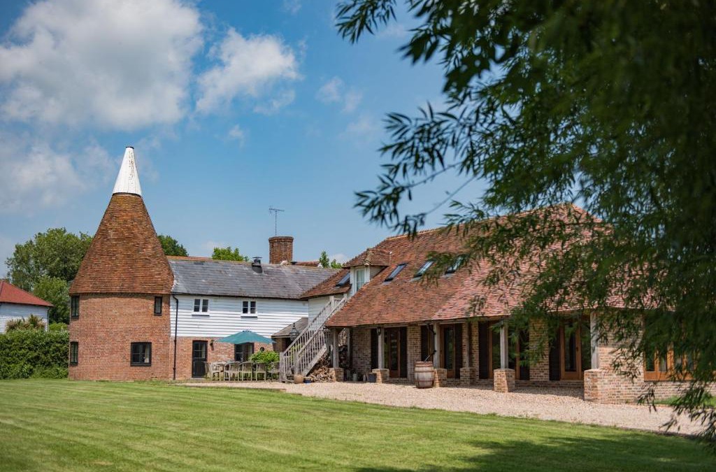 Newenden House | The Oast by Bloom Stays