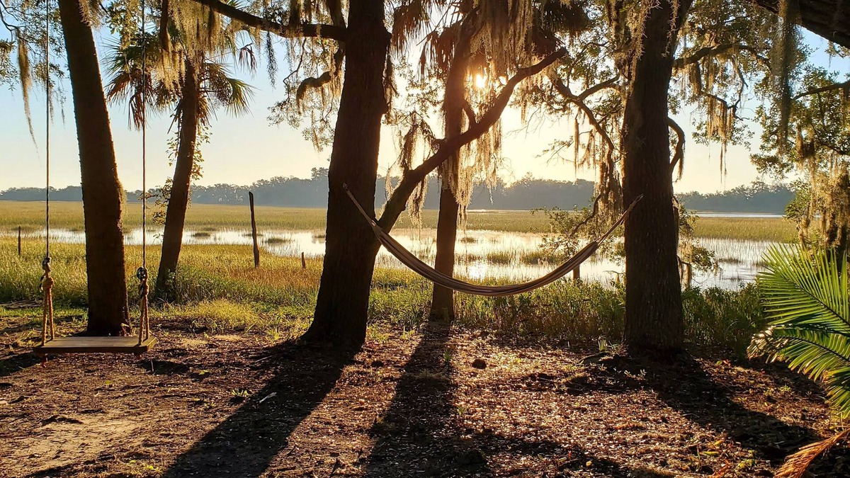 Saint Helena Island House | The Offbeat Oasis by the Marsh- State Park Pass Included🏖