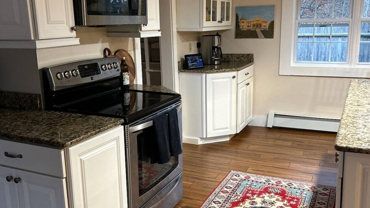 Avon House | The Old Avon 1800 Manor