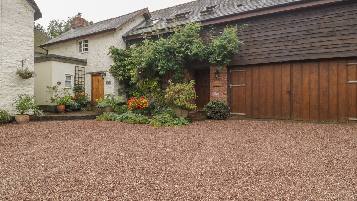 Crowcombe Cottage | THE OLD BAKERY, pet friendly, character holiday cottage in Crowcombe