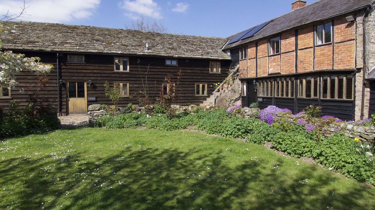 Westbrook Court Cottage | THE OLD BARN, pet friendly, character holiday cottage in Eardisley