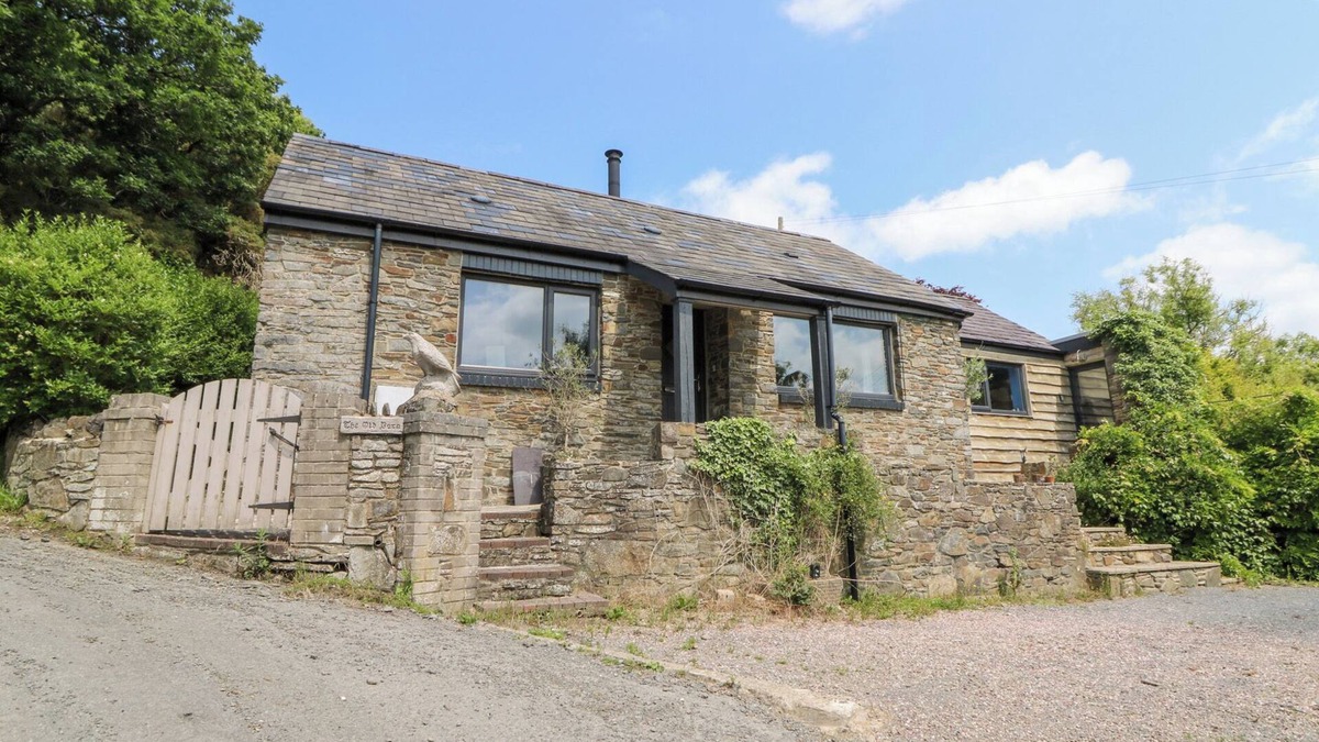 Ciliau-Aeron Cottage | THE OLD BARN, pet friendly, with open fire in Aberaeron